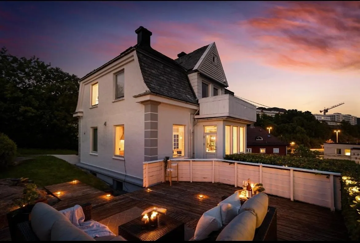 アパート ベルゲンPanoramic Views And Garden!アパートメント ノルウェー